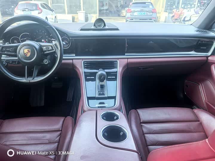 Фото 7 - Porsche Panamera