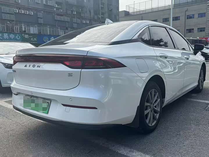 Фото 4 - GAC Aion S