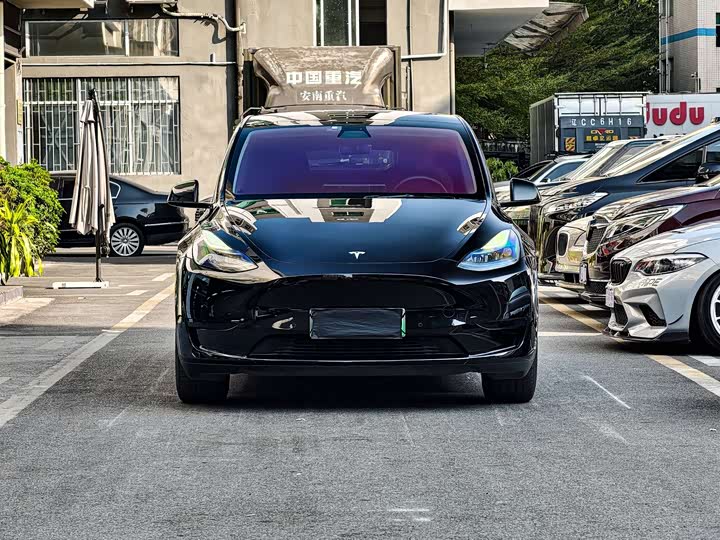 Фото 2 - Tesla Model Y