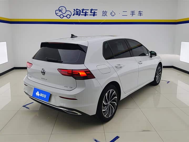 Фото 3 - Volkswagen Golf