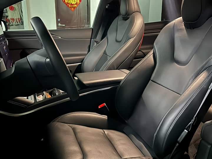 Фото 8 - Tesla Model X