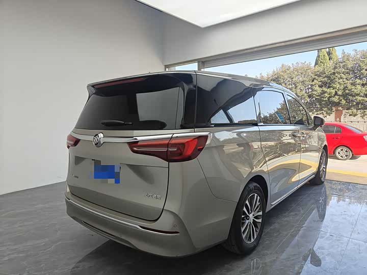 Фото 4 - Buick GL8 ES