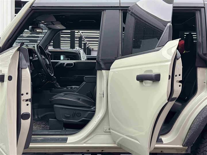 Фото 6 - Ford Bronco