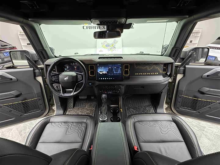 Фото 9 - Ford Bronco