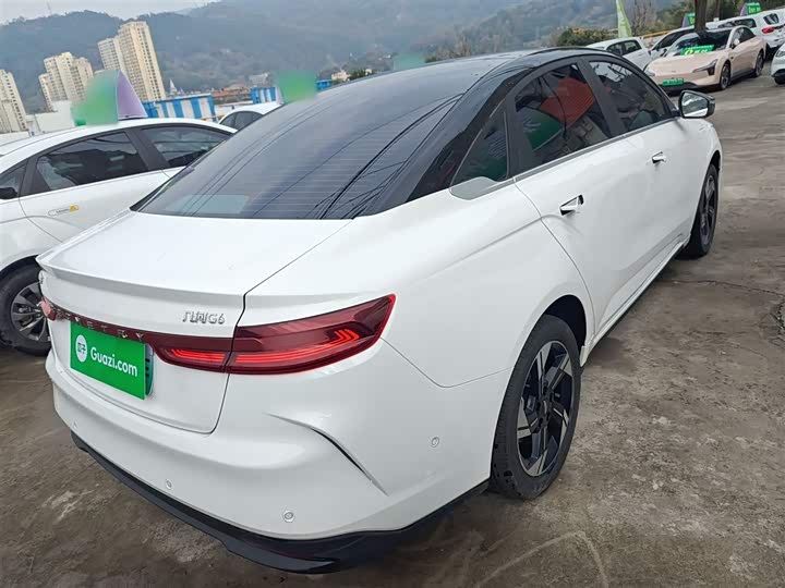 Фото 7 - Geely Geometry G6