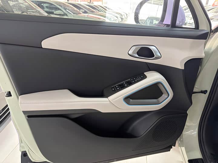 Фото 5 - BYD Yuan Up