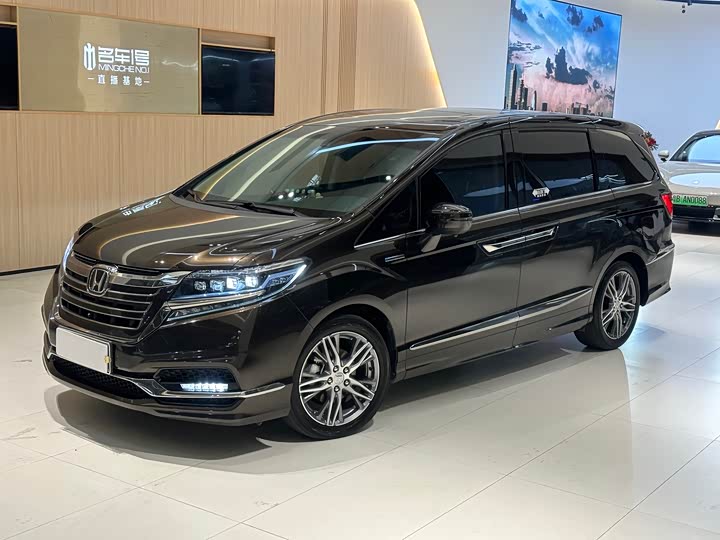 Фото 1 - Honda Elysion