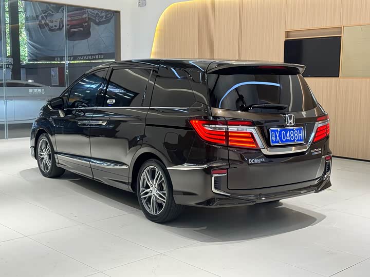 Фото 4 - Honda Elysion