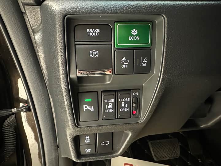 Фото 7 - Honda Elysion