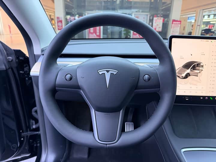 Фото 8 - Tesla Model Y