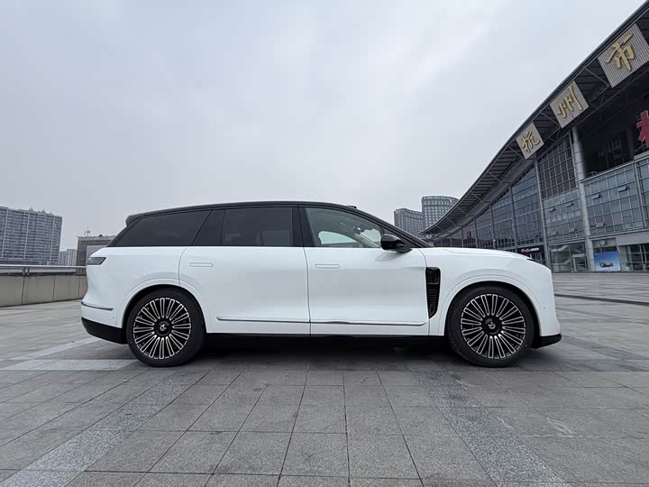 Фото 4 - Nio ES8