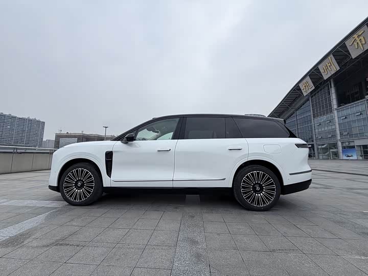 Фото 8 - Nio ES8