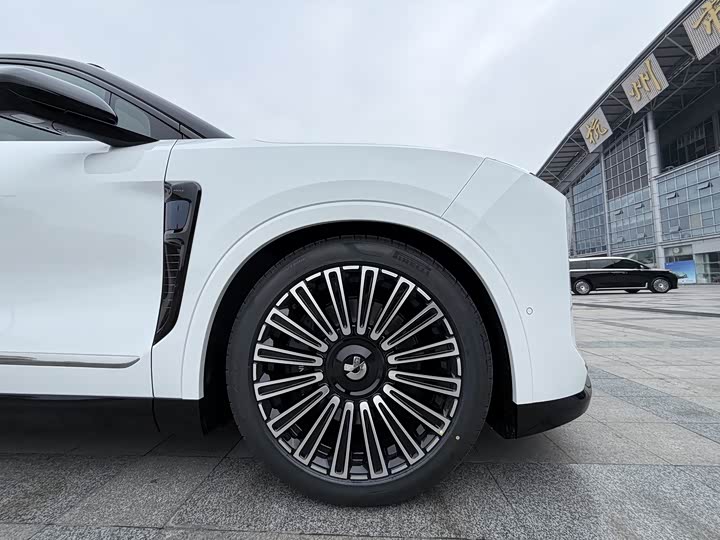 Фото 9 - Nio ES8