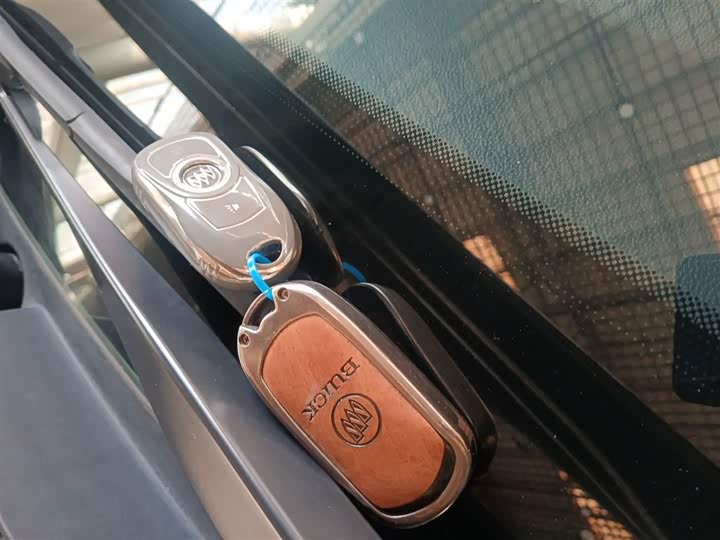 Фото 9 - Buick Envision Plus