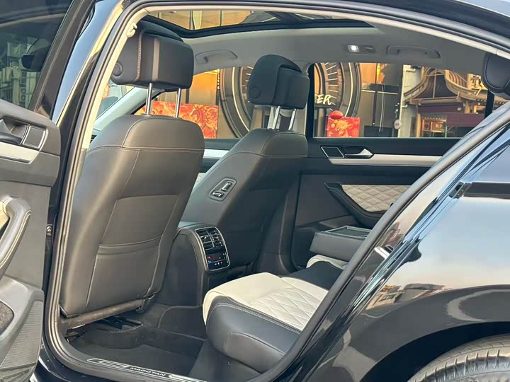 Фото 5 - Volkswagen Magotan