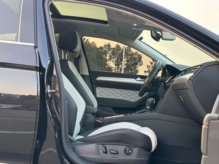 Фото 6 - Volkswagen Magotan