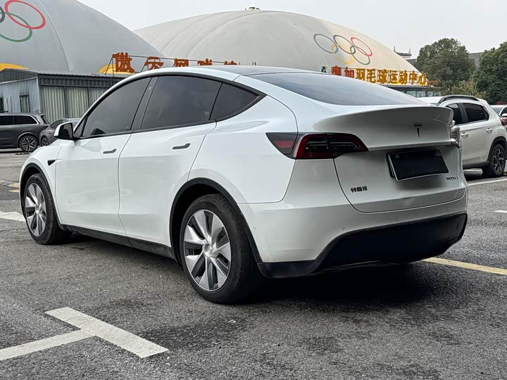 Фото 9 - Tesla Model Y