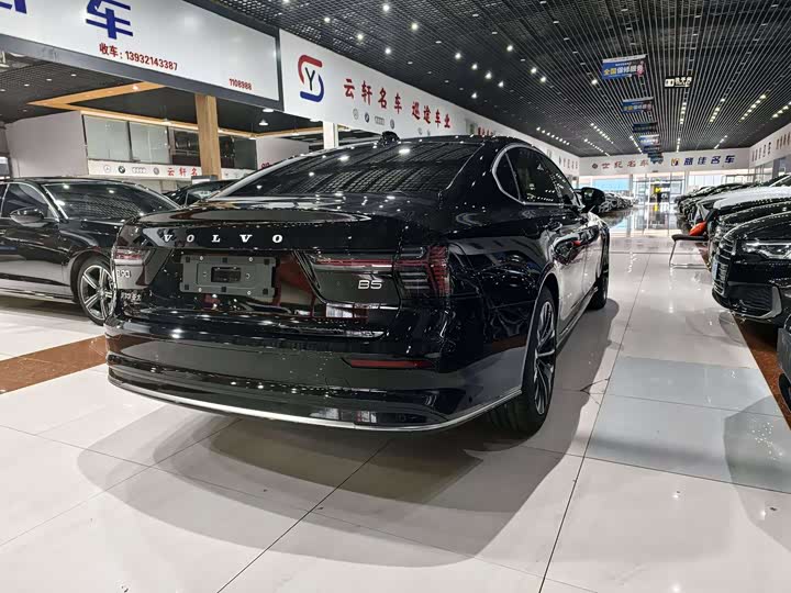 Фото 4 - Volvo S90