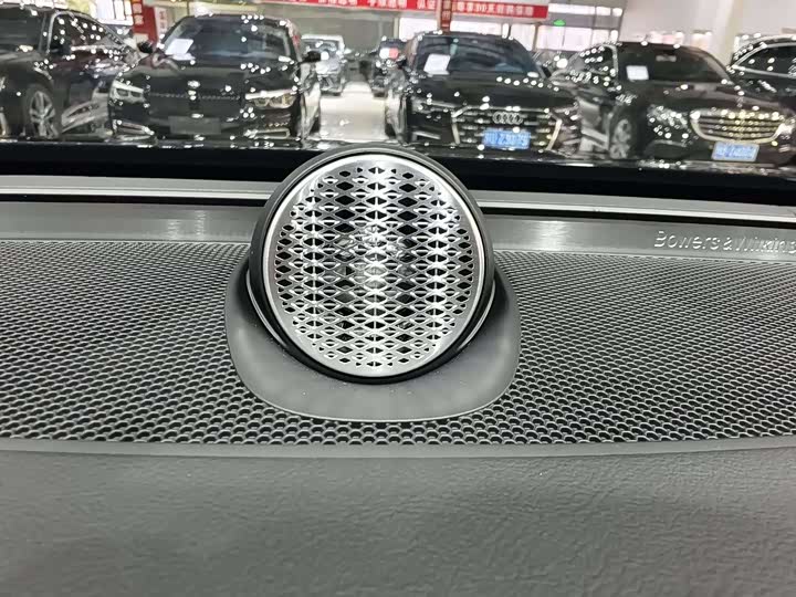 Фото 8 - Volvo S90