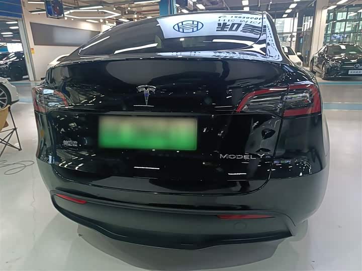 Фото 6 - Tesla Model Y