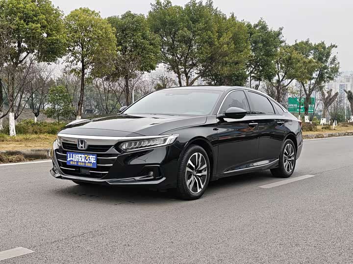 Фото 1 - Honda Accord