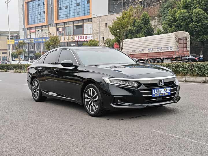 Фото 3 - Honda Accord