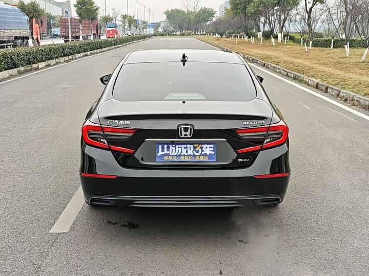 Фото 6 - Honda Accord