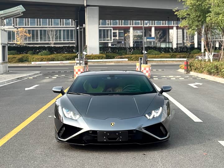 Фото 1 - Lamborghini Huracán