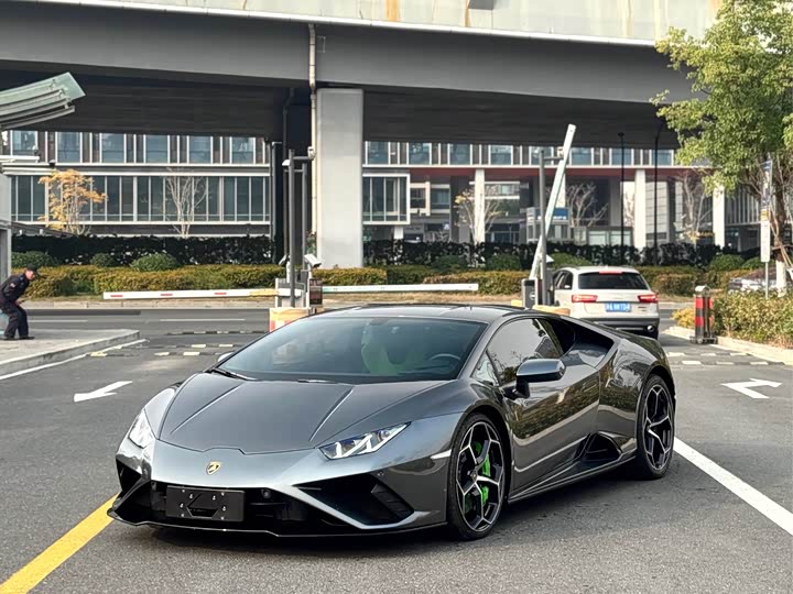 Фото 2 - Lamborghini Huracán