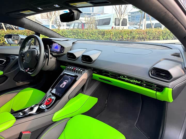 Фото 6 - Lamborghini Huracán