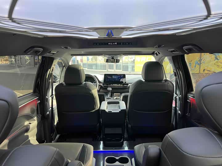 Фото 6 - Toyota Sienna
