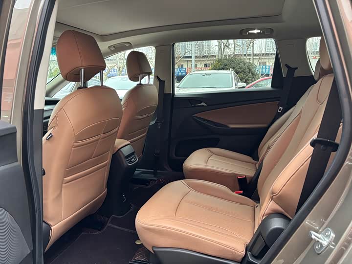 Фото 9 - Buick GL6