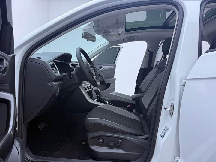 Фото 5 - Volkswagen T-Roc