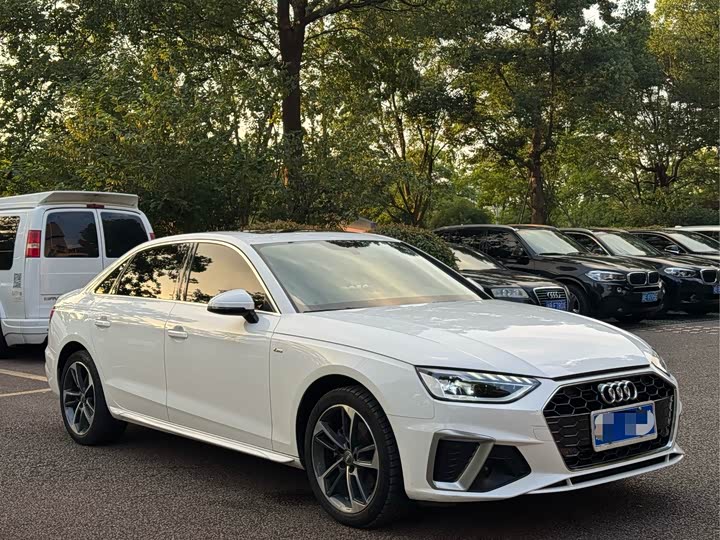 Фото 3 - Audi A4L