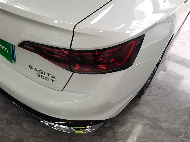 Фото 8 - Volkswagen Sagitar L