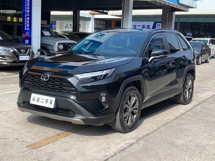 Фото 1 - Toyota RAV4