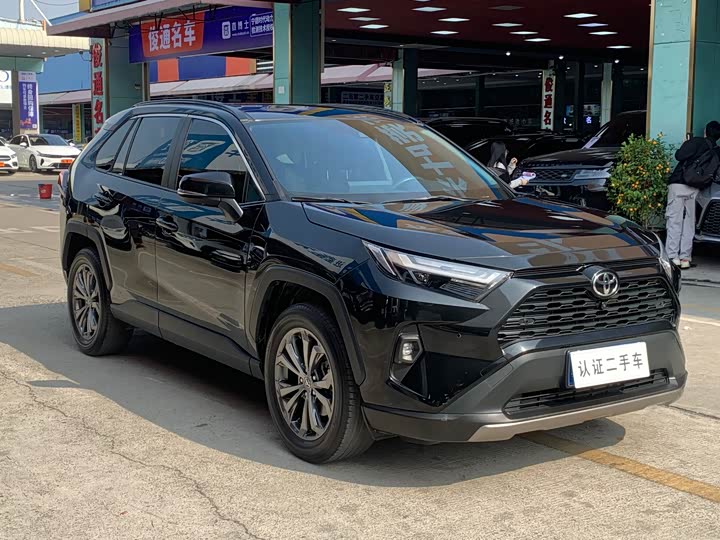 Фото 3 - Toyota RAV4