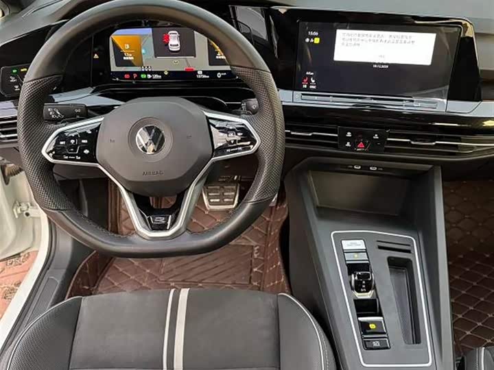 Фото 9 - Volkswagen Golf