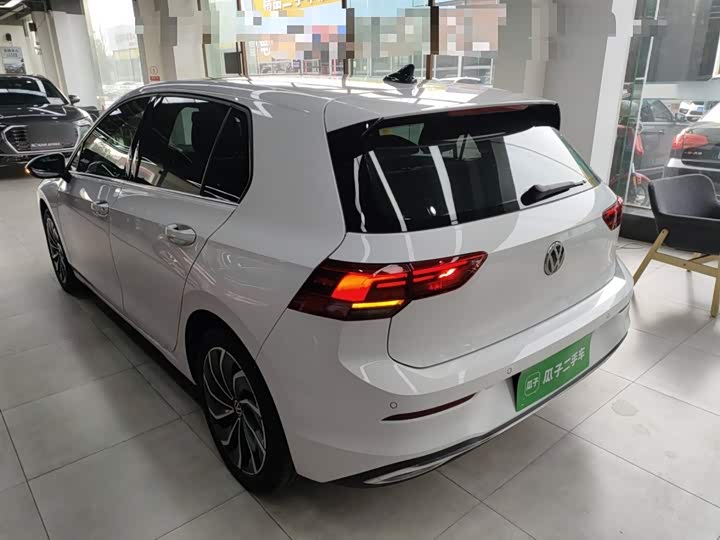 Фото 5 - Volkswagen Golf