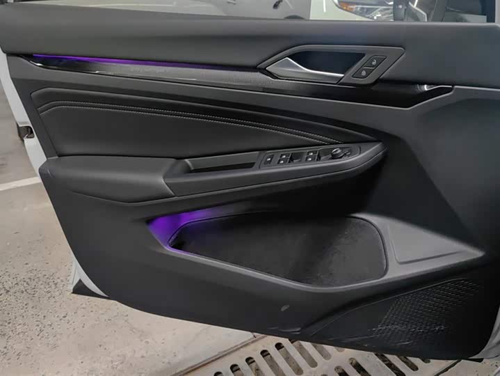 Фото 7 - Volkswagen Golf