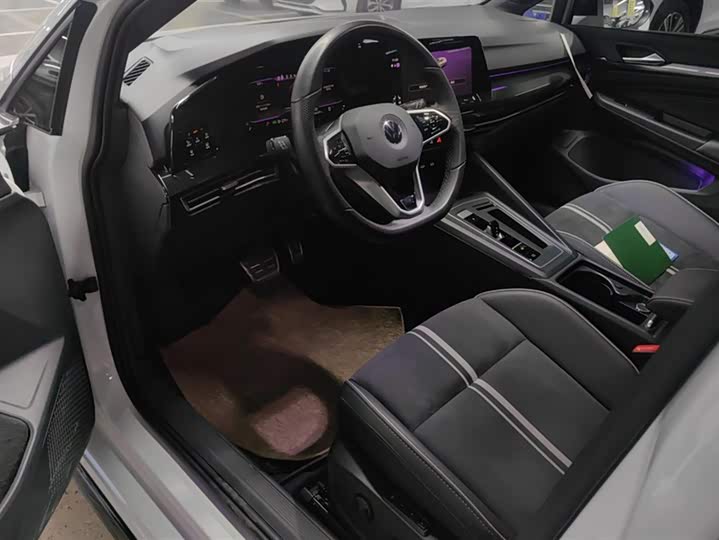 Фото 9 - Volkswagen Golf