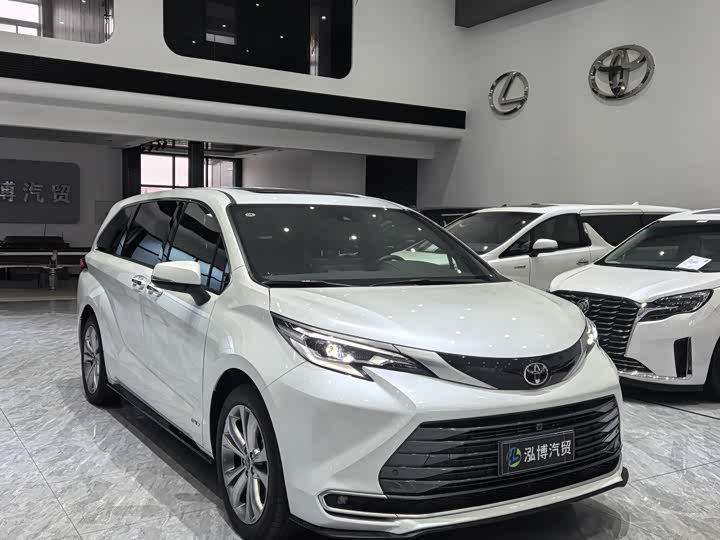 Фото 3 - Toyota Sienna