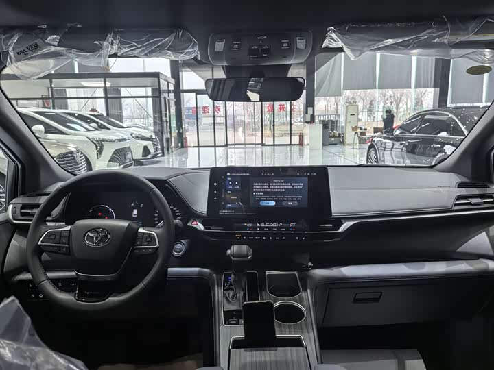 Фото 7 - Toyota Sienna