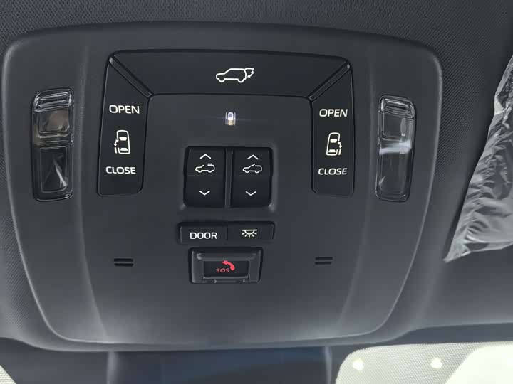 Фото 9 - Toyota Sienna