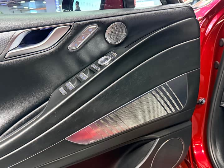 Фото 7 - Genesis G80