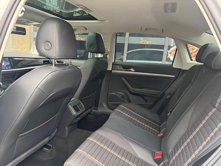 Фото 8 - Volkswagen Lavida