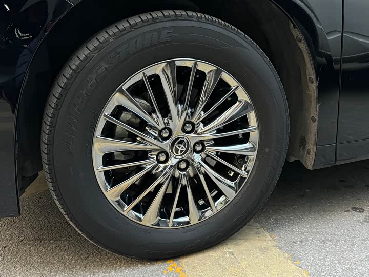 Фото 5 - Toyota Alphard