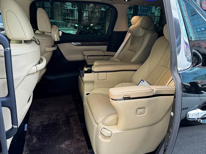 Фото 7 - Toyota Alphard