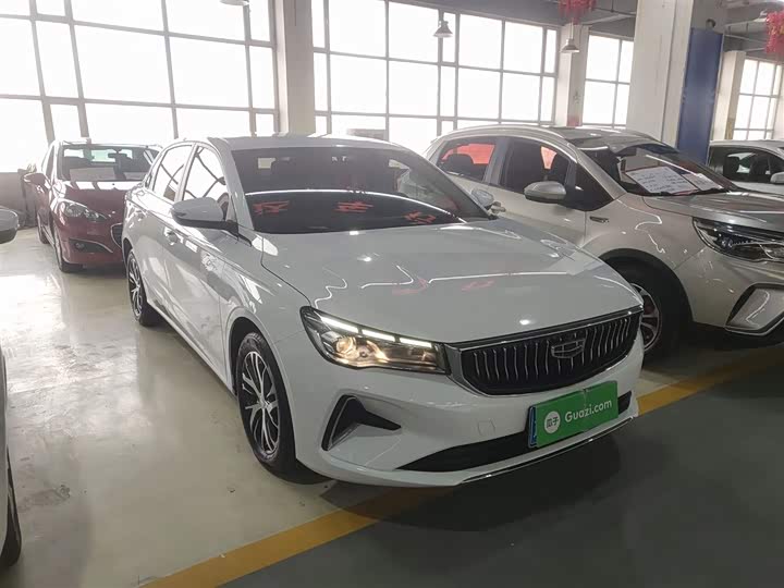 Фото 4 - Geely Emgrand