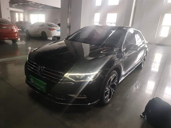 Фото 1 - Volkswagen Magotan